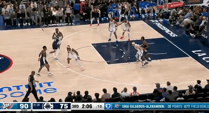 球派体育官网-轻轻松松！亚历山大三分投进拿20分，已经连续140场拿到20+